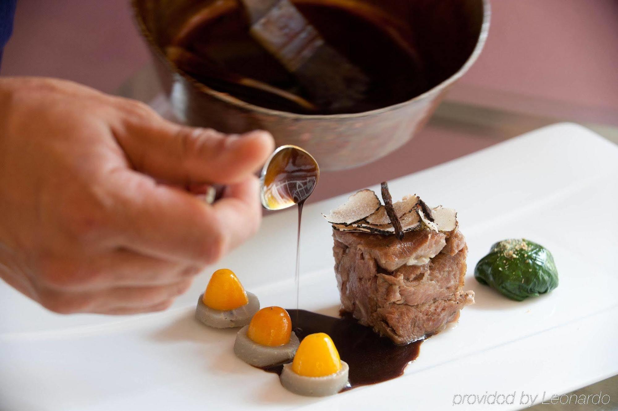 Hotel Spa Frederic Carrion Et Sa Table Gastronomique Vire  ภายนอก รูปภาพ