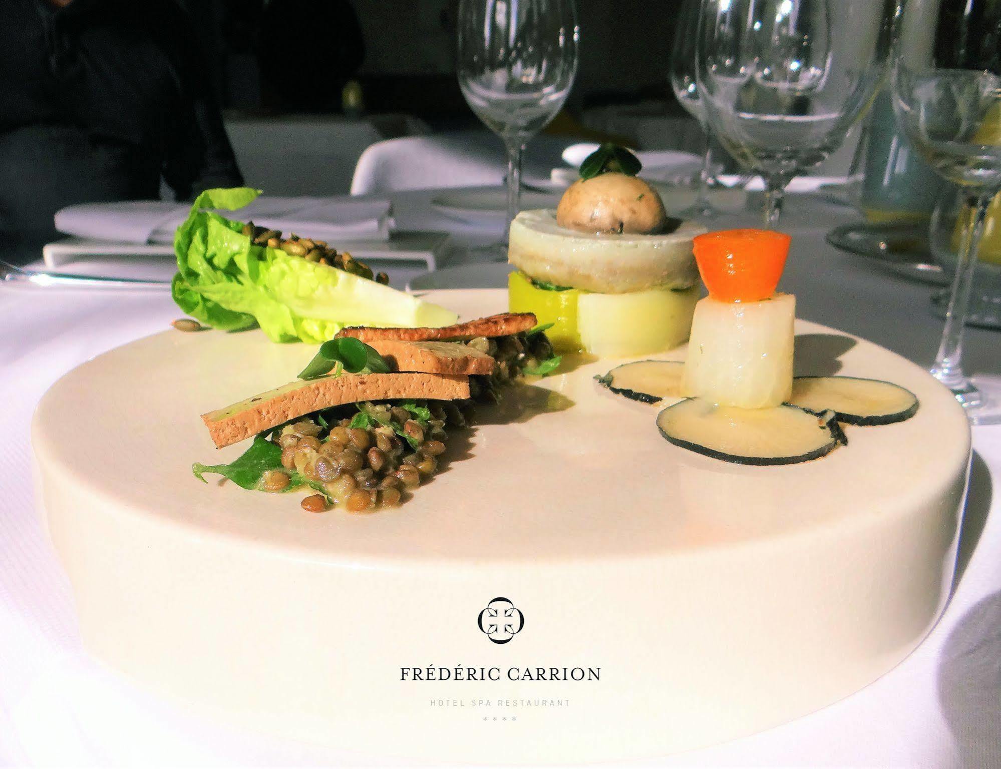 Hotel Spa Frederic Carrion Et Sa Table Gastronomique Vire  ภายนอก รูปภาพ