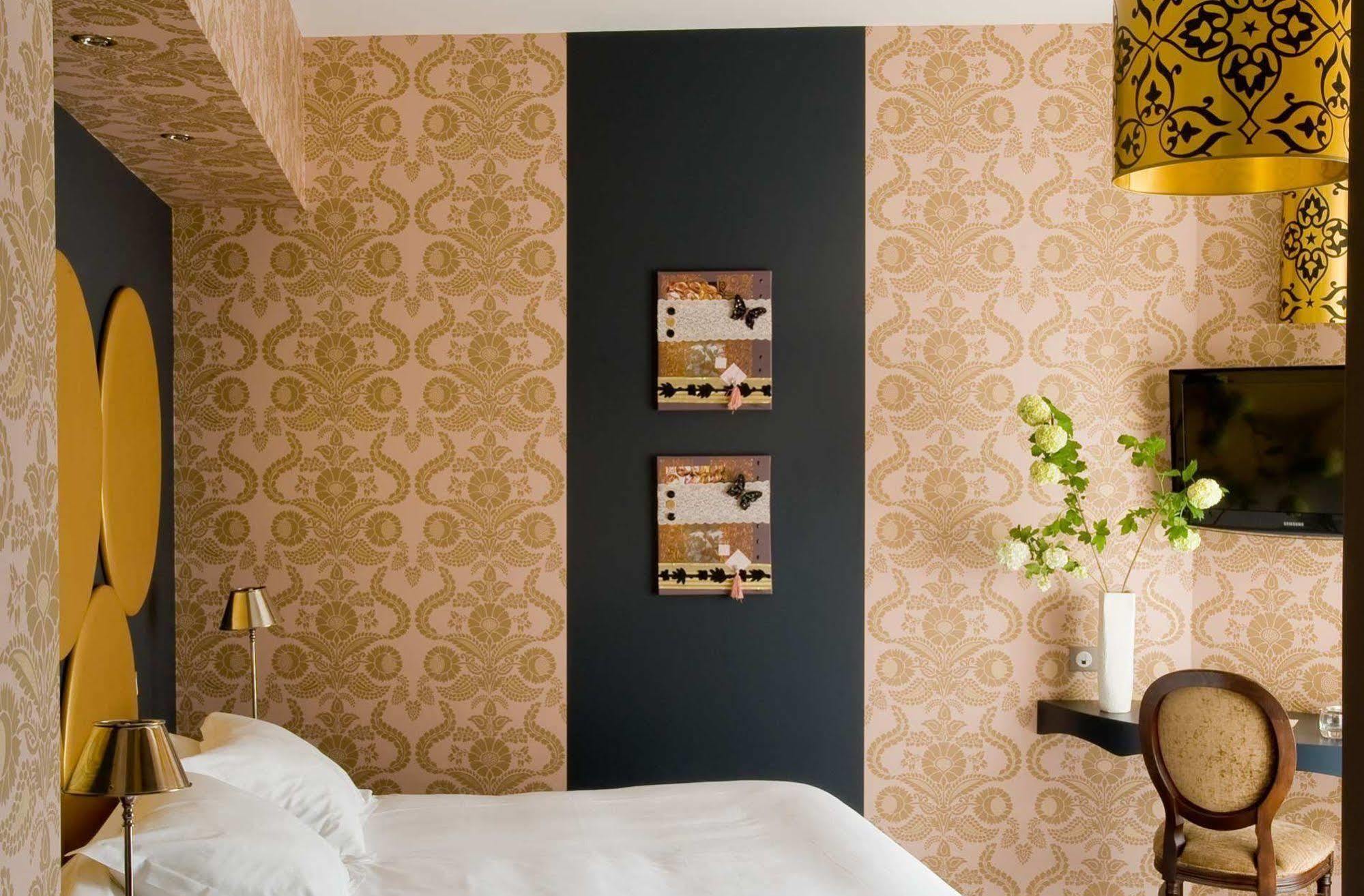 Hotel Spa Frederic Carrion Et Sa Table Gastronomique Vire  ภายนอก รูปภาพ