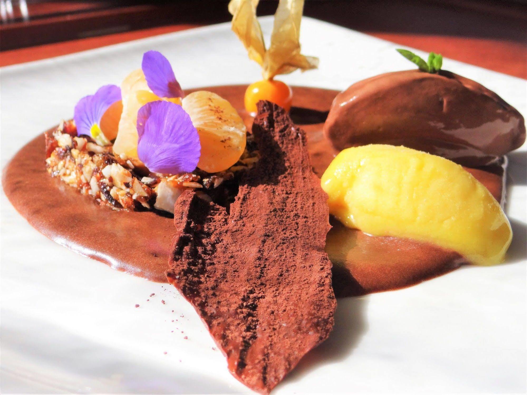 Hotel Spa Frederic Carrion Et Sa Table Gastronomique Vire  ภายนอก รูปภาพ