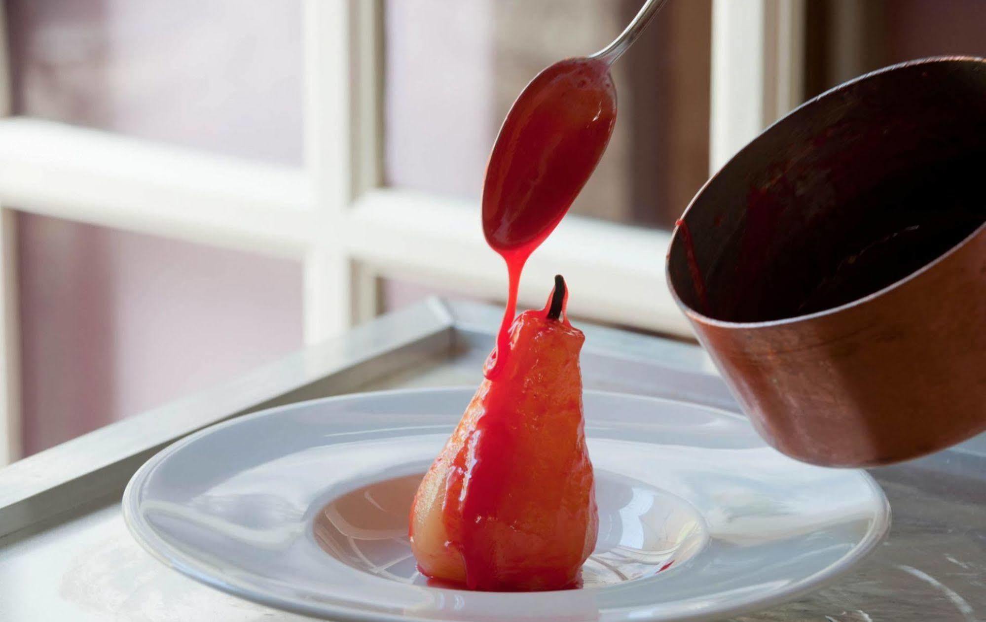 Hotel Spa Frederic Carrion Et Sa Table Gastronomique Vire  ภายนอก รูปภาพ