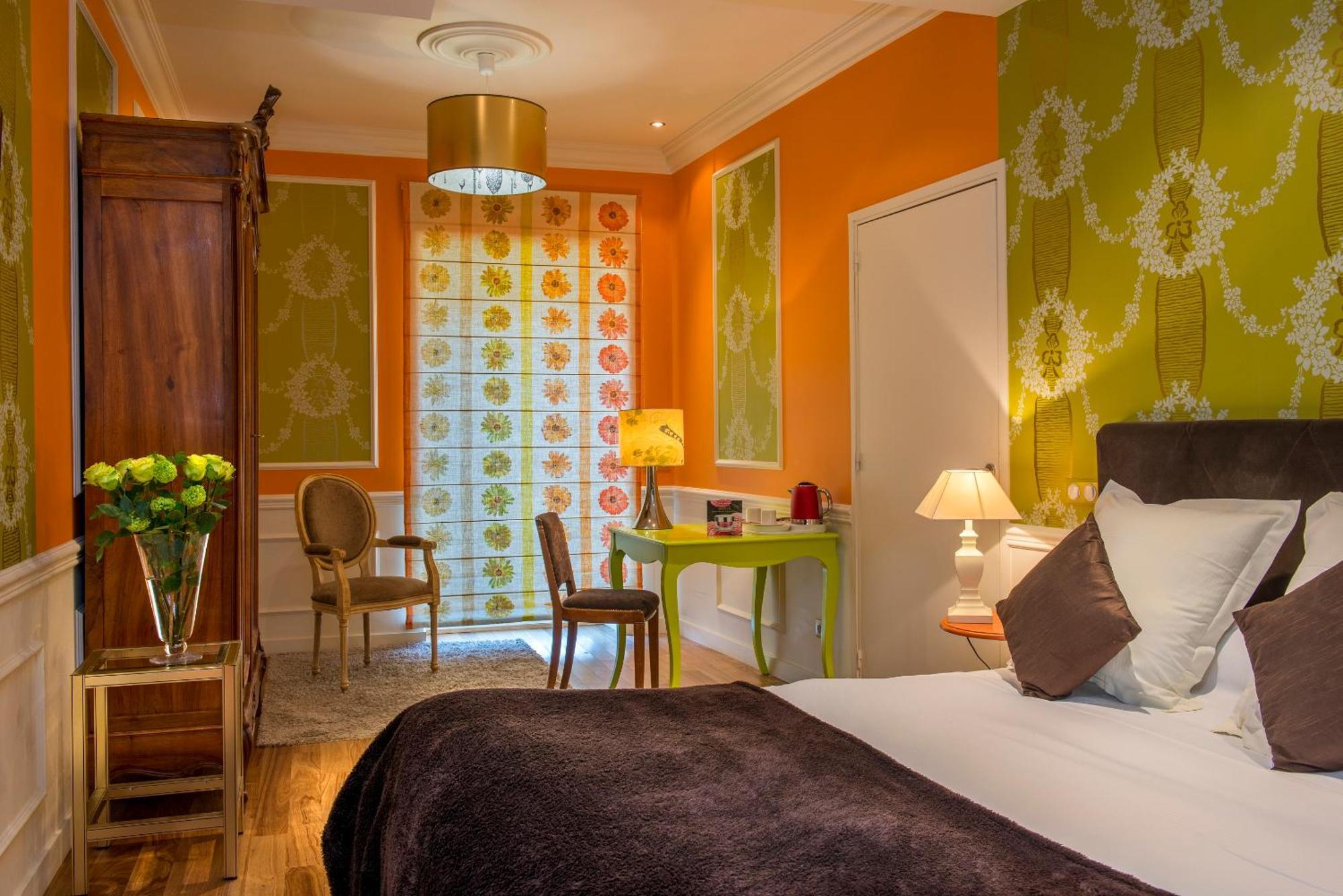Hotel Spa Frederic Carrion Et Sa Table Gastronomique Vire  ภายนอก รูปภาพ