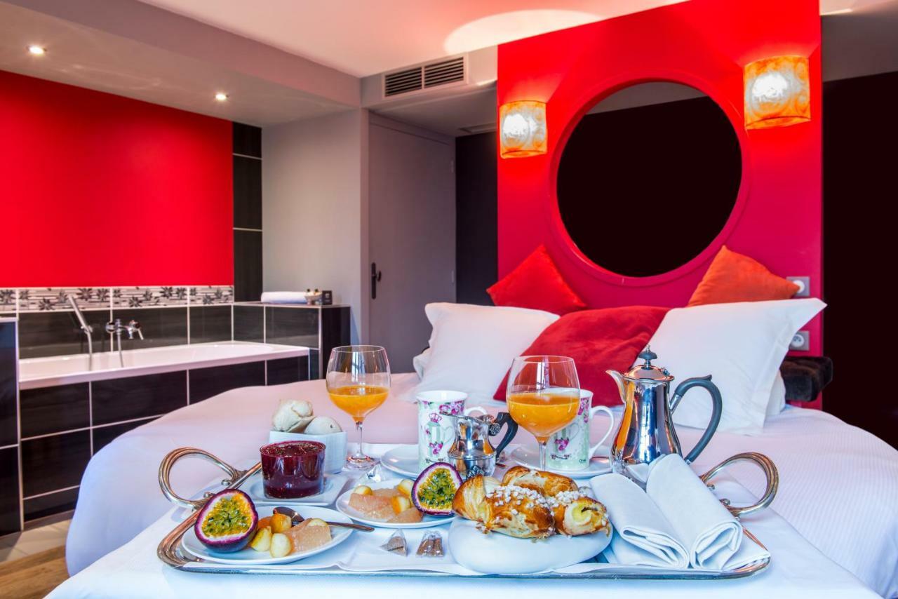 Hotel Spa Frederic Carrion Et Sa Table Gastronomique Vire  ภายนอก รูปภาพ