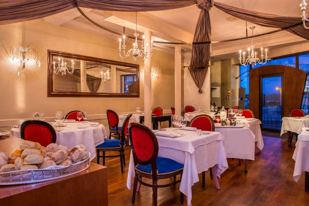 Hotel Spa Frederic Carrion Et Sa Table Gastronomique Vire  ภายนอก รูปภาพ