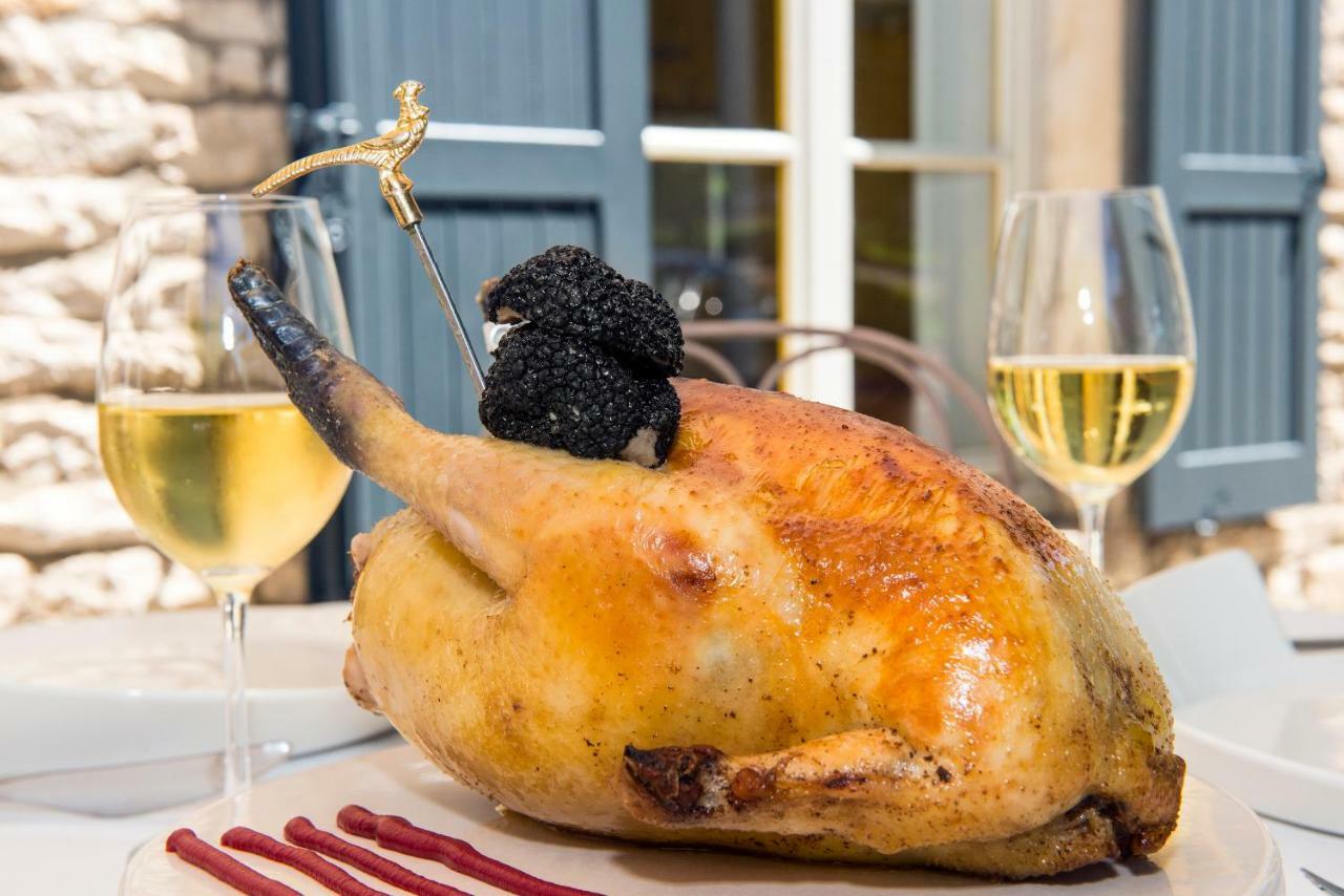 Hotel Spa Frederic Carrion Et Sa Table Gastronomique Vire  ภายนอก รูปภาพ
