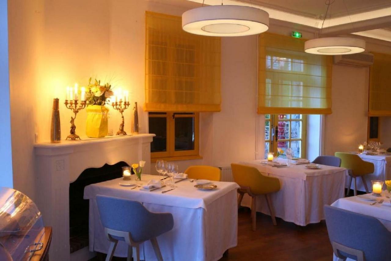 Hotel Spa Frederic Carrion Et Sa Table Gastronomique Vire  ภายนอก รูปภาพ